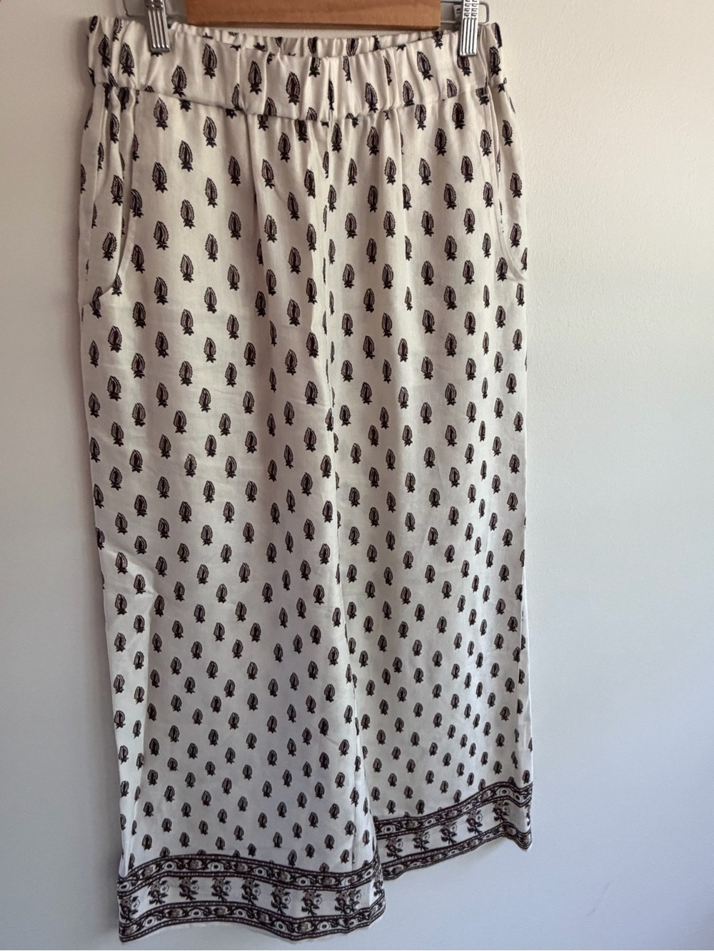 Women's Cream Printed pants